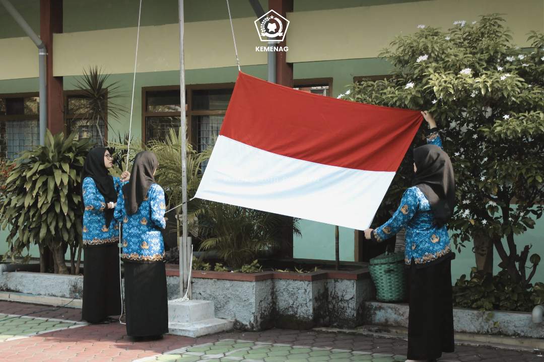 Upacara Peringatan HUT Ke-54 KORPRI : Dorong Pelaksanaan Delapan Tekad Kesiapsiagaan KORPRI